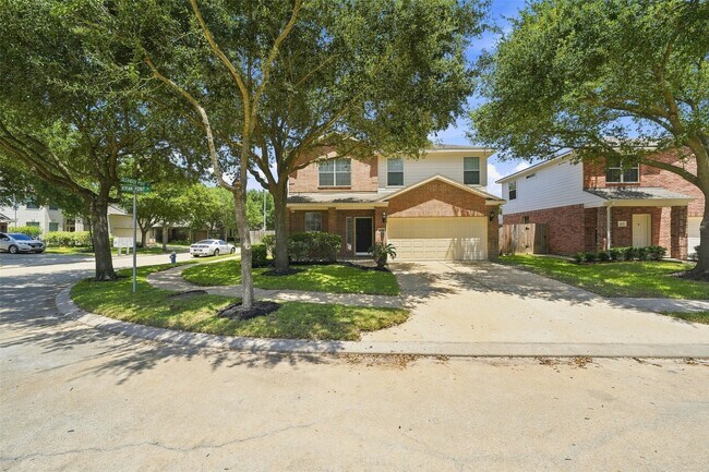 16726 Vivian Point Ln