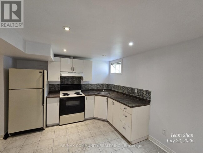 Photo - 166 St Lawrence Dr