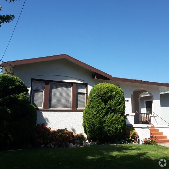 Building Photo - 808 Pomona Ave Rental