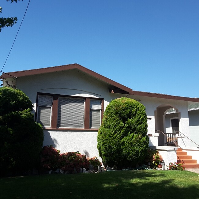 Photo - 808 Pomona Ave House