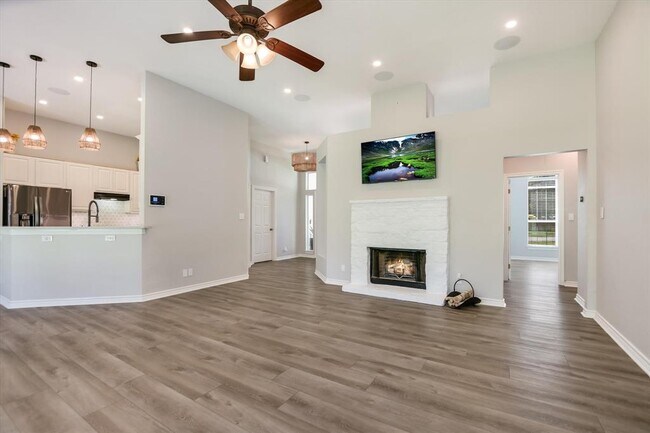 Photo - 408 Cargill Dr