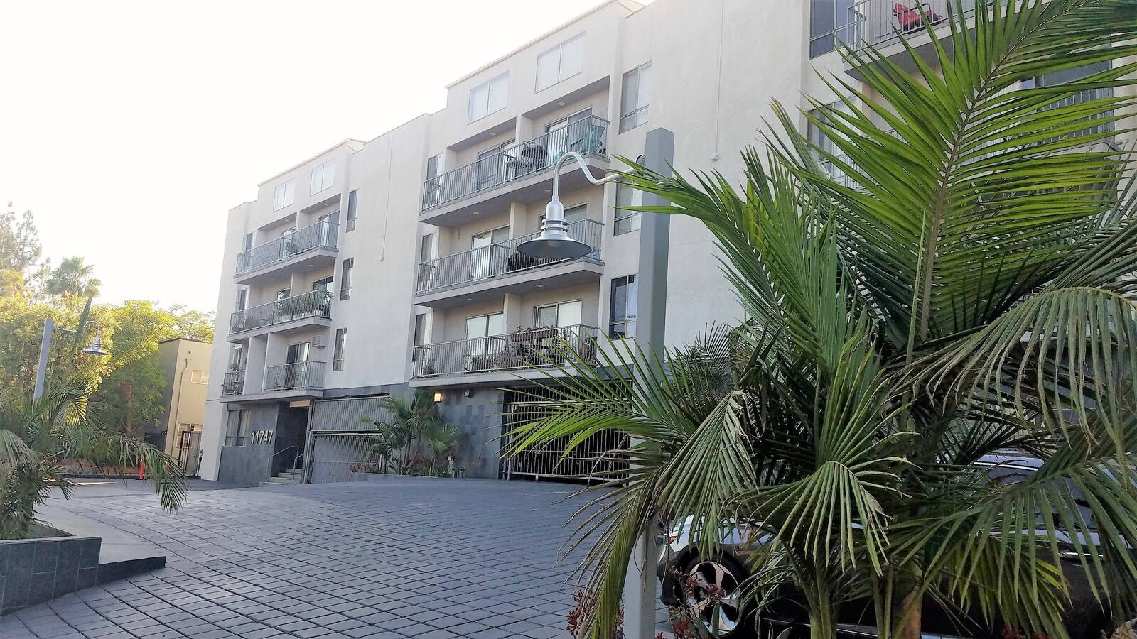 Front of building from the east - 11747 Sunset Blvd Apartments