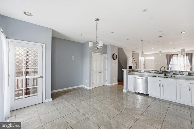 Photo - 554 Ellison Ct