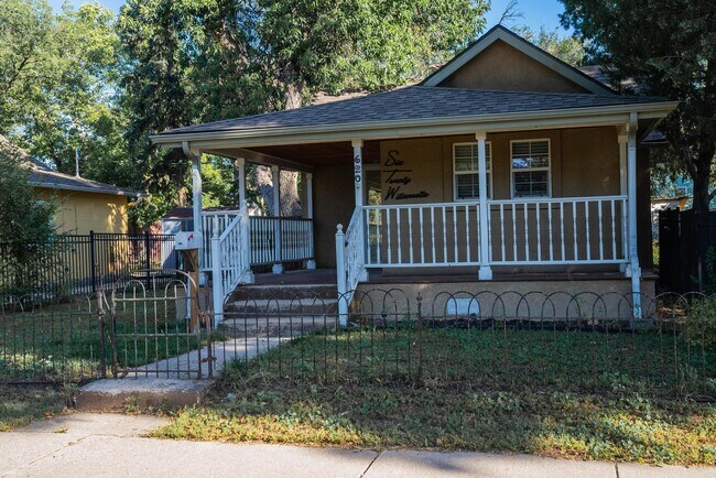 Photo - 620 W Willamette Ave