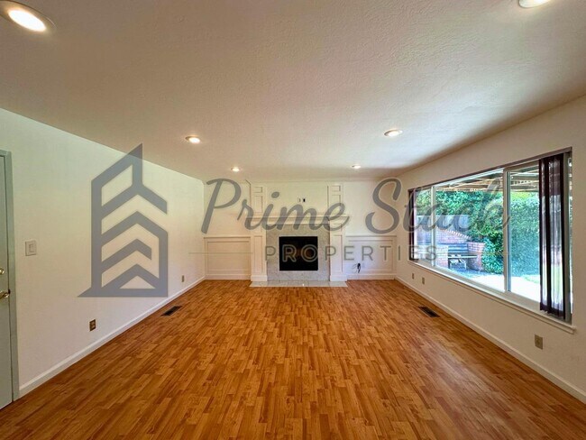 Photo - 2391 Sandpiper Way