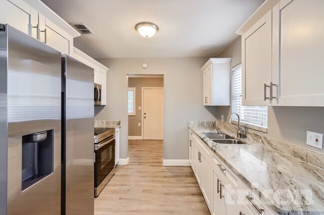 Photo - 8307 N Elmer St