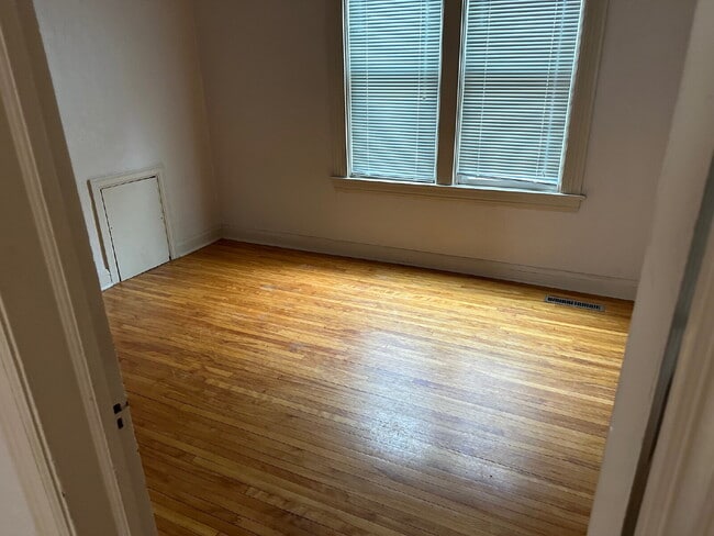 Photo - 2 bedroom - Duplex for RENT  Move in Nov 1st Unit 1
