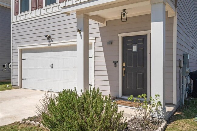 Photo - 232 Waterbuck Lp