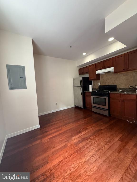 118 S 12th St