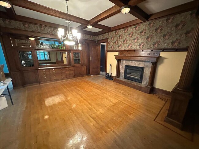 Photo - 216 Litchfield Ave SE