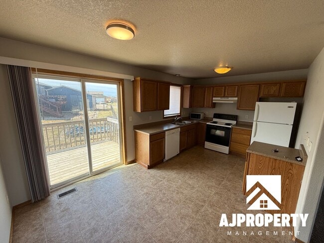 Photo - 409 Cottonwood Dr