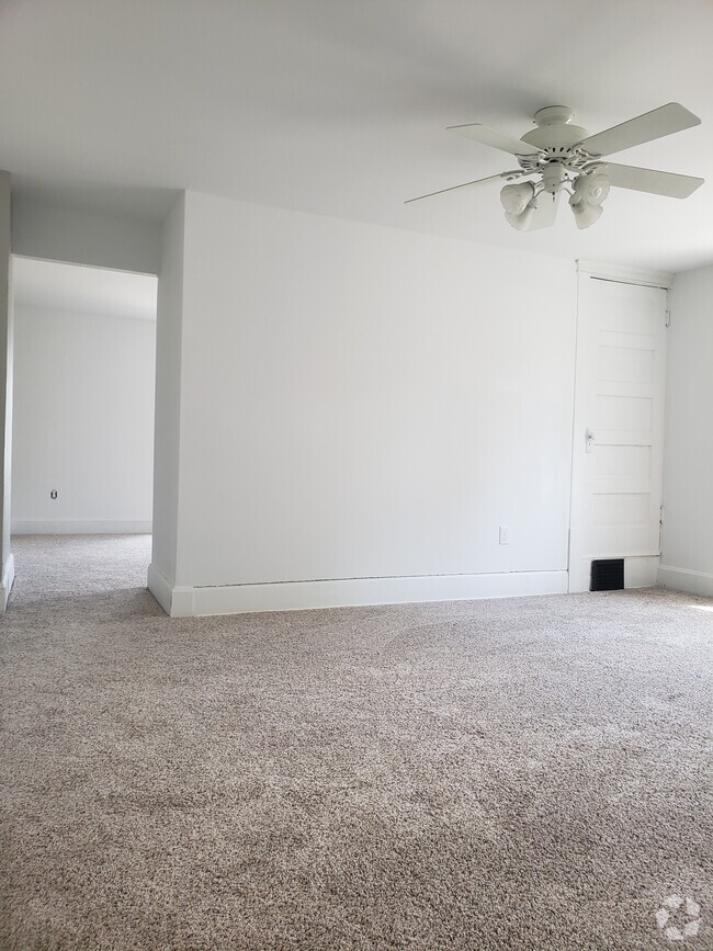 Building Photo - 255 Elmwood Ave Unit LOWER Rental