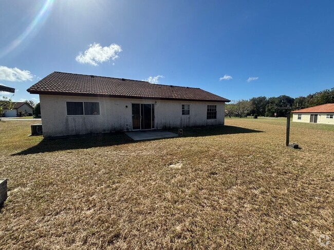 Building Photo - Beautifully Renovated 3/2 Home.