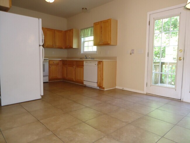 Photo - 417 Oakhall Dr