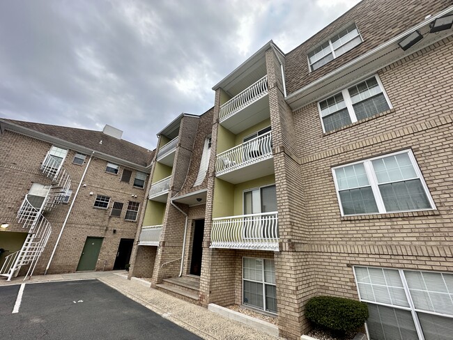 Photo - 272 Walnut St Condo Unit 9