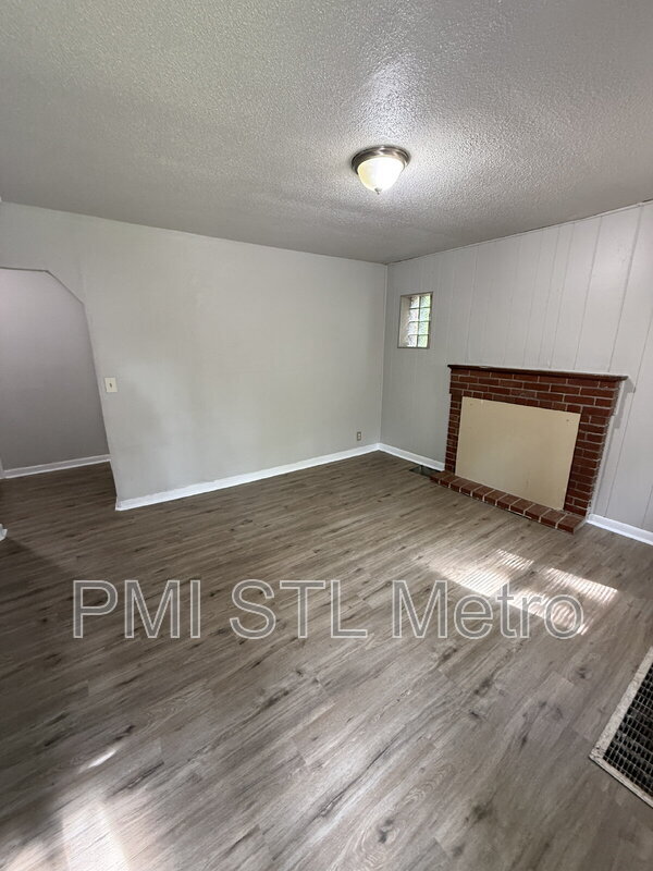 6170 Emerald Ave