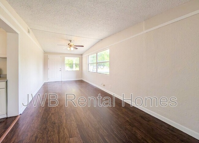 Photo - 10561 Ashby Rd