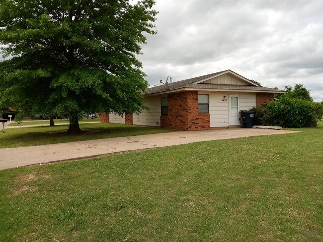 Photo - 1403 Nancy Dr House