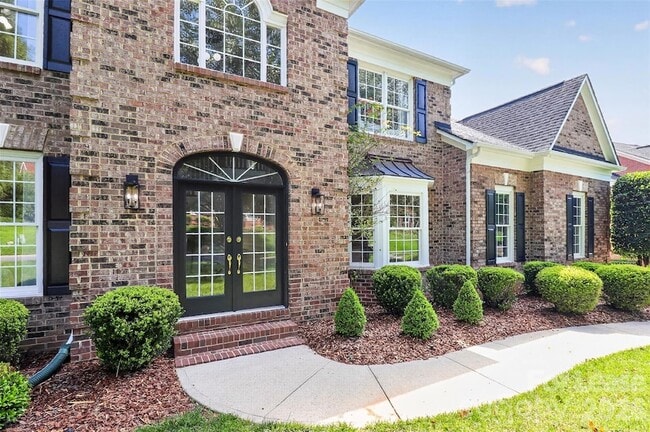 Photo - 2307 Keara Way