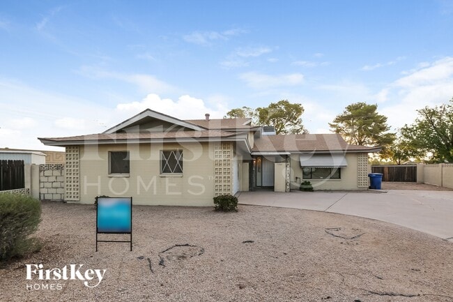 Building Photo - 4501 S Forest Ave