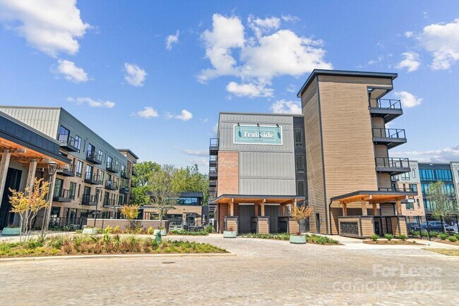 Photo - 1028 Stitch Bnd Wy Unit Bluejay