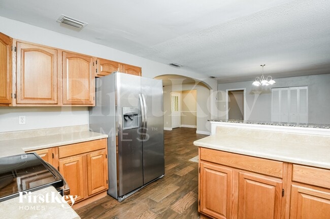 Photo - 585 Walden Ct