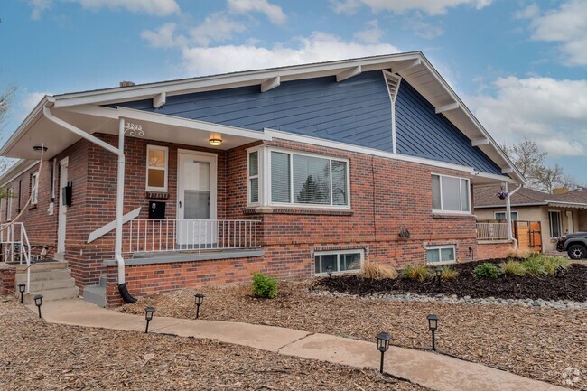 Building Photo - 3BD, 2BA Half-Duplex in North Park Hill Rental