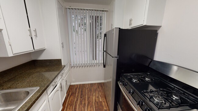Photo - 1837 N Gramercy Pl