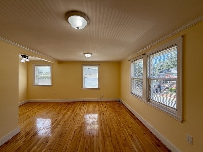19 Ridgeview Ave Unit 2