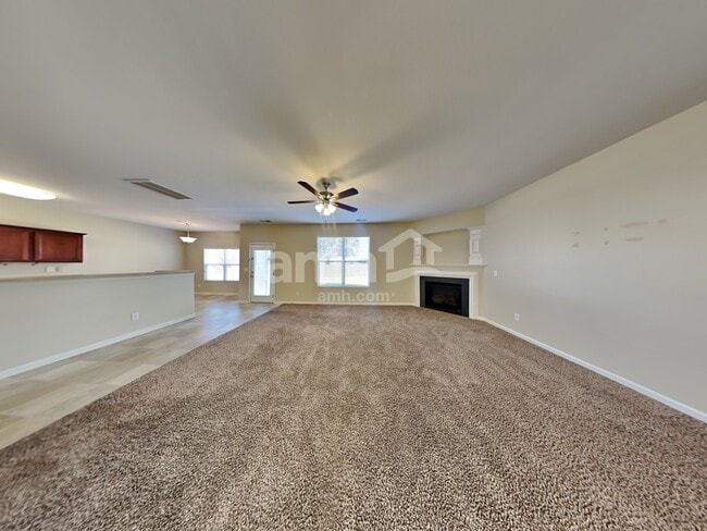 Photo - 511 Lindsborg Trl