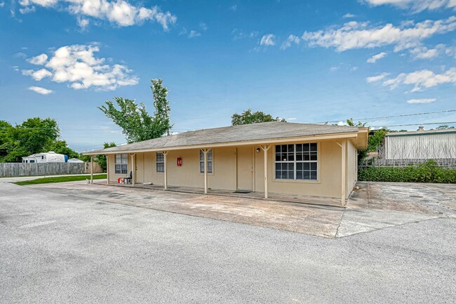 Photo - 8430 Round Rock Dr Townhome