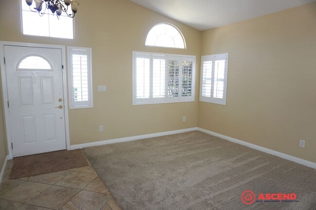 Photo - 3 Bedroom Home Near White Ln. & Gosford!