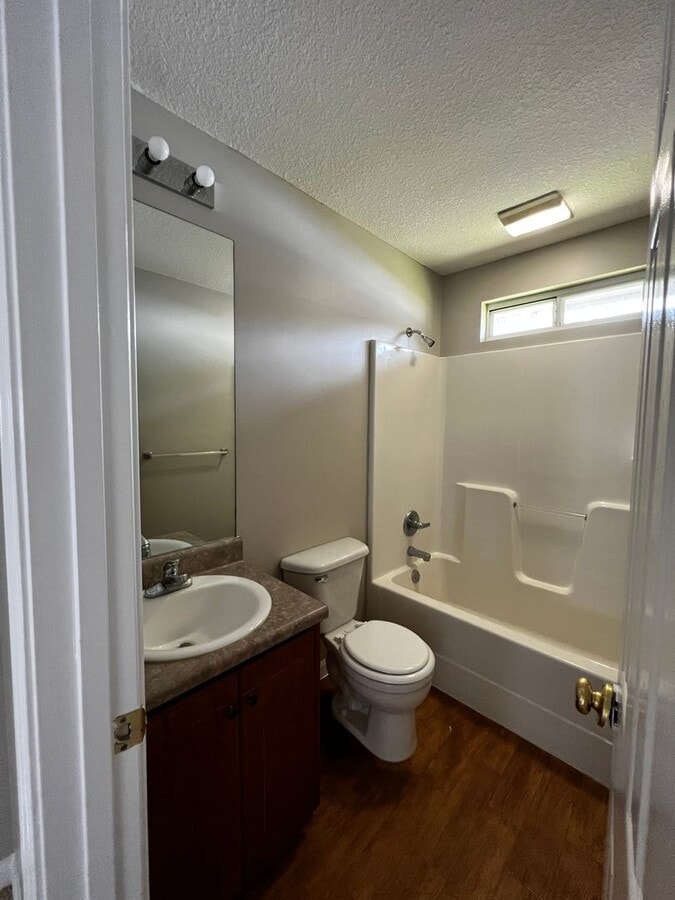 Photo - 3/2 Centrally located!