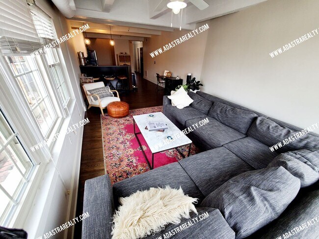 Photo - 3001 Gillham Rd