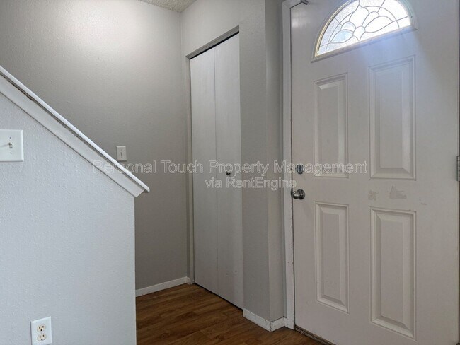Photo - 440 22nd St E