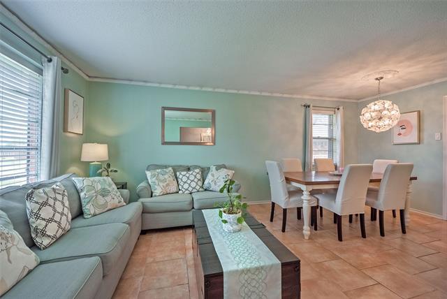 Photo - 5739 Banting Way
