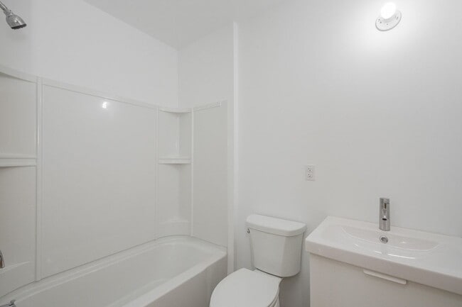 289 Asylum St Unit 2E