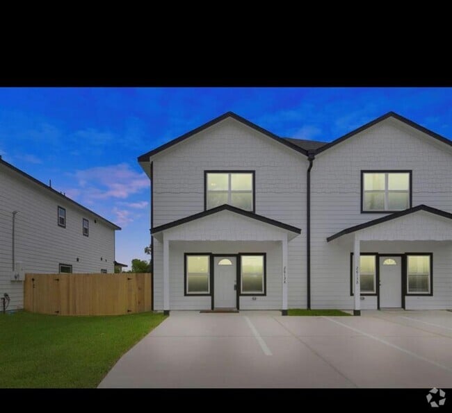 Building Photo - 2613 Randolph Rd Unit B Rental