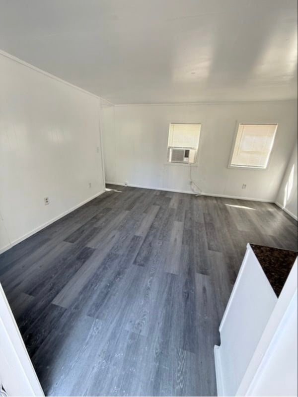 Photo - 215 Weeks Rd