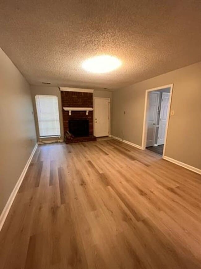 Photo - ~HALF OFF FIRST MONTH'S RENT~ Charming 3-Bedroom Home in Bartlett-Spacious & Move-In Ready!