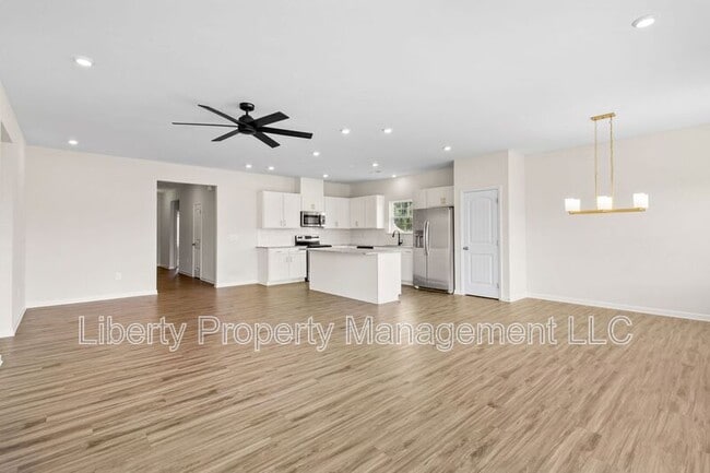 Photo - 433 Troy Dr