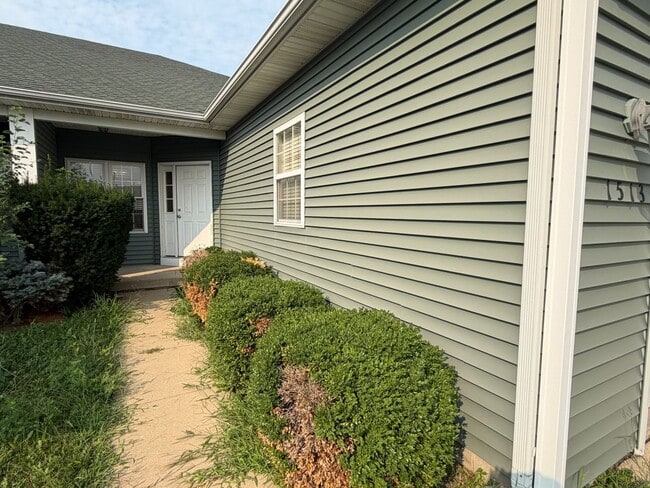 Photo - 1513 Stonebluff Ct