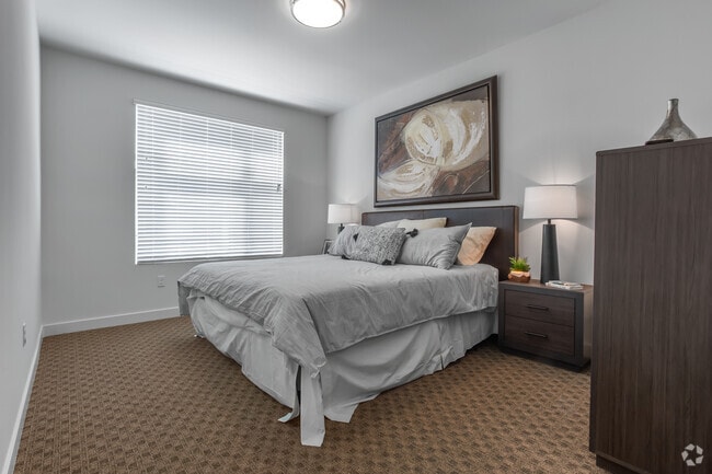 2BR, 2BA - 1041 SF - #316