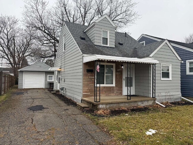 Building Photo - 28319 Maple St