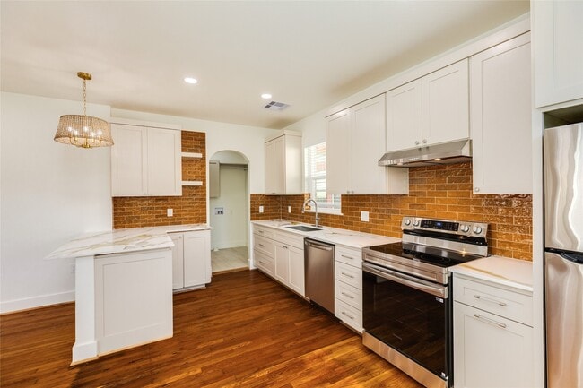 Photo - 2512 Avenue K