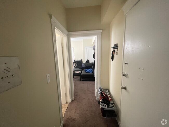 Building Photo - 79 Linden St Unit 1 Rental