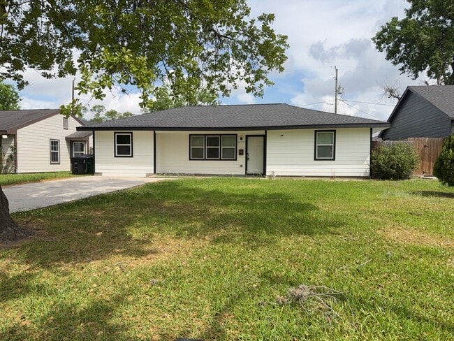 Building Photo - 3635 Wyoming St