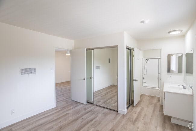 1BR, 1BA - 575SF - Bedroom - Gateway Tarzana Apartments