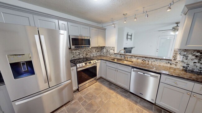 Photo - 3 Bedroom Condo in Kings Grant w/ Luxury Updates!