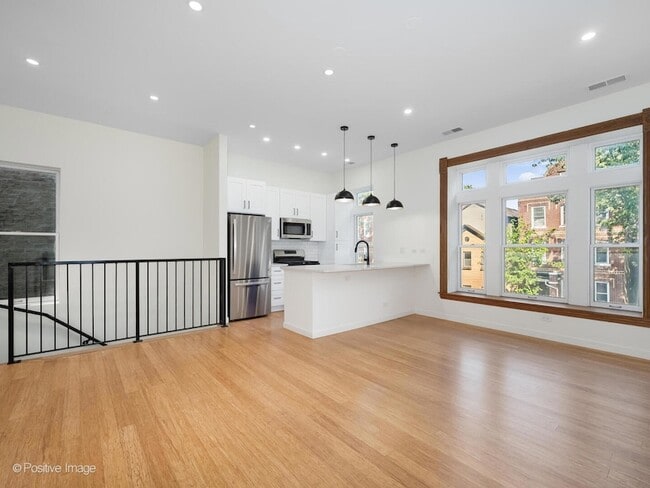 Photo - 842 N Wolcott Ave Unit B